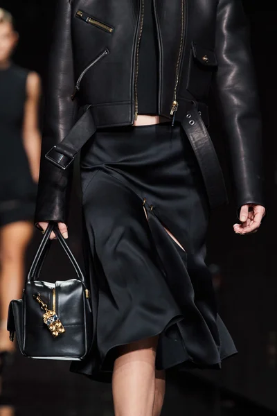 Look 195